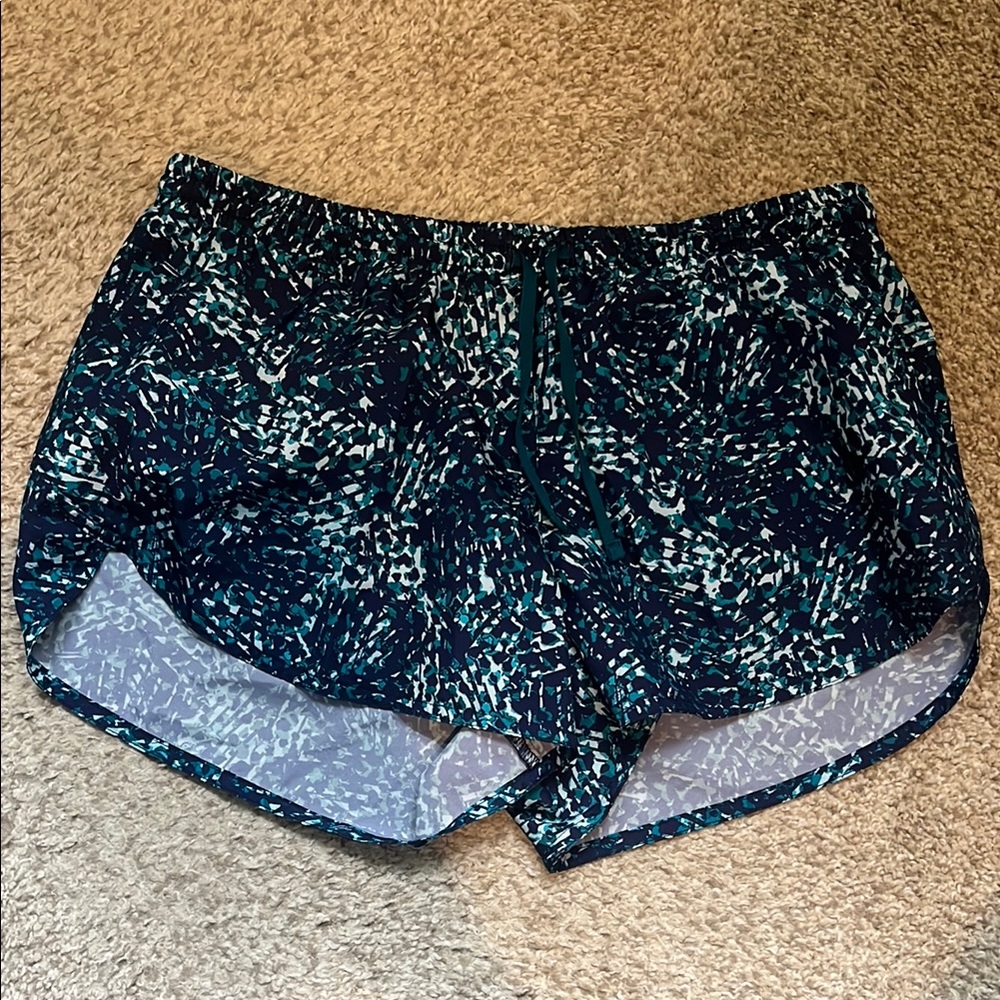 Womens medium old navy shorts